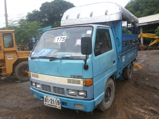 ขายรถอีซูซุบรรทุก 4 ล้อ NKR  เกีร์ยสั้น สภาพดีเฟืองท้ายดี คัชซีสวย พร้อมใช้งาน