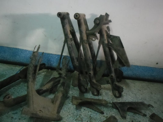 ขายอะไหล่มอไซวิบากเก่ามีหลายรายการ