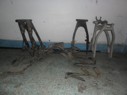 ขายอะไหล่มอไซวิบากเก่ามีหลายรายการ