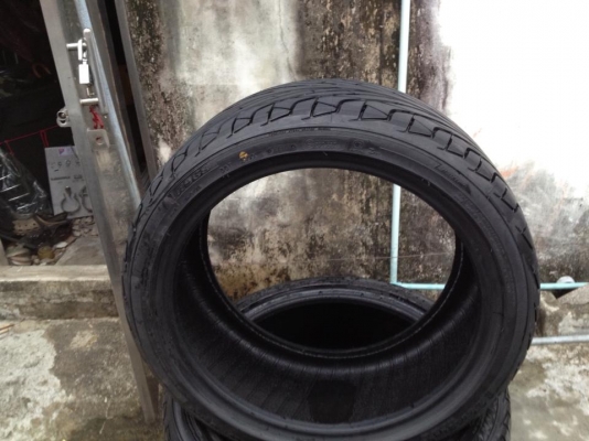 ขายยาง 235-40-18 ลงพื้นวันเดียวถูกๆ ขายยาง 235-40-18 ลงพื้นวันเดียวถูกๆ