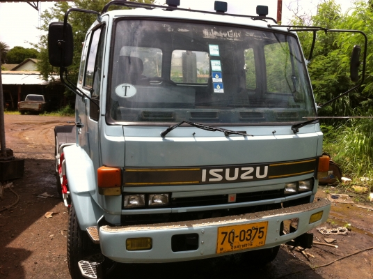 หัวลาก 240  สภาพสวยๆ  ยางทุกเส้นใหม่  98\% เครื่องดี  คัสซีสวย (ราคาต่อรองได้) 089-7188336