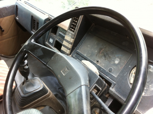 หัวลาก 240  สภาพสวยๆ  ยางทุกเส้นใหม่  98\% เครื่องดี  คัสซีสวย (ราคาต่อรองได้) 089-7188336