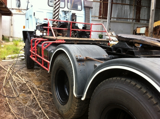 หัวลาก 240  สภาพสวยๆ  ยางทุกเส้นใหม่  98\% เครื่องดี  คัสซีสวย (ราคาต่อรองได้) 089-7188336