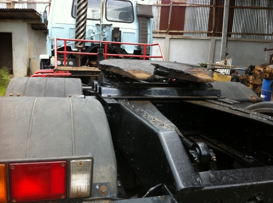 หัวลาก 240  สภาพสวยๆ  ยางทุกเส้นใหม่  98\% เครื่องดี  คัสซีสวย (ราคาต่อรองได้) 089-7188336