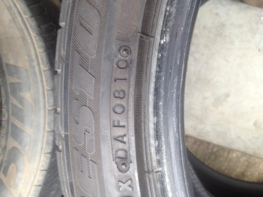 ขายยางPotenza RE050A 245-40-18  ปี10 1คู่ ดอกเต็ม90\% ถูกๆ 4200