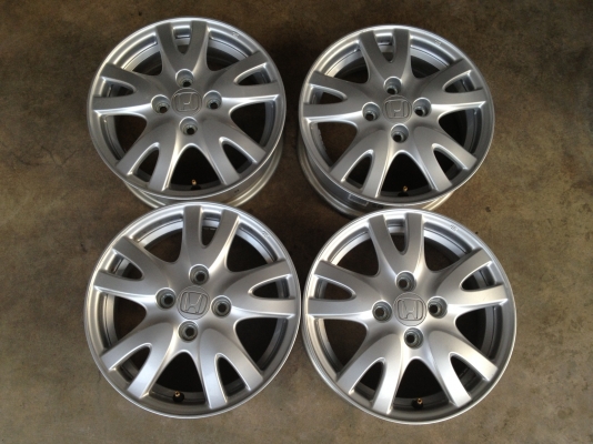 ขาย ล้อแม็กซ์ ถอดจากรถป้ายแดง HONDA BRIO สภาพ90\%โทร0817113399  , 0805918550 อยู่กรุงเทพ อ่อนนุช ศรีนครินทร์ ใกล้ซีคอน