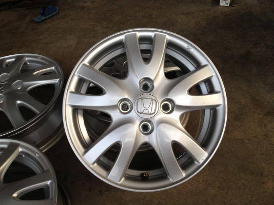 ขาย ล้อแม็กซ์ ถอดจากรถป้ายแดง HONDA BRIO สภาพ90\%โทร0817113399  , 0805918550 อยู่กรุงเทพ อ่อนนุช ศรีนครินทร์ ใกล้ซีคอน