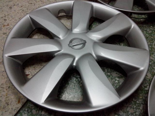 ล้อกะทะ nissan march ป้ายแดง2013 ใหม่ๆ ยาง 165 70 14 ใส่แทน 175 65 14 ได้เลย