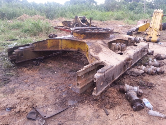 ขายด่วน เฟลมล่าง KOMATSU PC 200-5