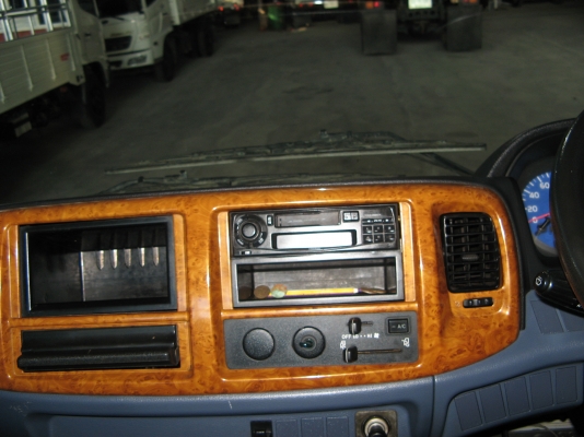 ขาย  6 ล้อ ฮ๊โน่  เมก้า 150 แรง ยาว 5.50  ปี 2006  สภาพสวยเดิมเครื่องดี พร้อมใช้งาน ชมก่อนได้ครับ สนใจติดต่อ 081-9425443