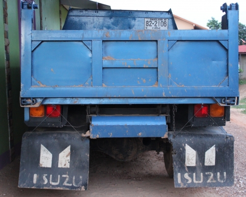 ISUZU ROCKY 175 HP 6BG1 หกล่อดั๊มพ์ ช่วงล่างดีคัชซีสวยมาก ยางใหม่ทั้ง 6 เส้น 8.25 ขอบ 16 เครื่องแห้งแรงดีเดิมๆ ภายในเก๋งคอนโซลสวยครบ แอร์เย็น พวงมาลัยเพาเวอร์ ระบบเบรคทริ๊ปฟี้ เอกสารทะเบียนภาษีครบพร้อมโอน ราคาต่อรองได้ครับ