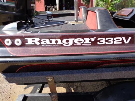 เรือแบส 18 ฟุต