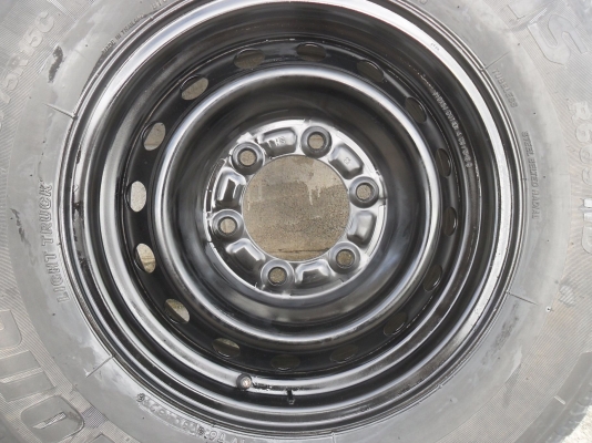 ล้อกะทะ 15นิ้ว6รู พร้อมยาง225/75R15 มี 1 ล้อ ราคา 1500 บาท ล้อกะทะ 15นิ้ว6รู พร้อมยาง225/75R15 มี 1 ล้อ ราคา 1500 บาท