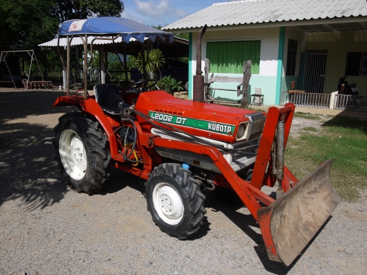 ขายรถไถ Kubota L2002 DT 2เพลา พร้อมตัวตัดหญ้า รถใช้งานปกติ สนใจโทรติดต่อครับ