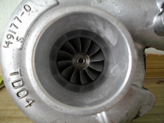 ขายเทอร์โบ TD-04  ใบเรียง แน่นๆสวยๆครับ ล้างเช็คเรียบร้อยแล้ว ไม่มีโข่งหลัง ขาย 4900