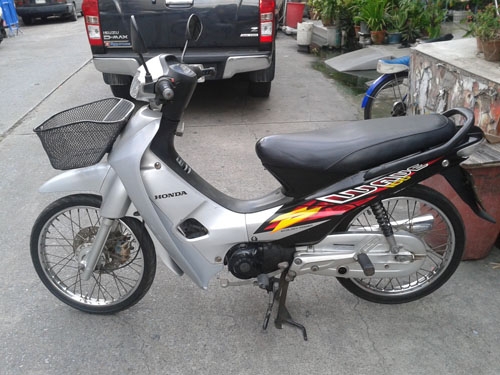 wave 100 ปี 47 ไมล์ฟ้า สีเทา ดำ รถบ้านเดิมๆ เครื่องแน่น ชุดสีสวยใส ท้าพิสูจน์ เอกสารครบ ภาษี พรบ.ไม่ขาด