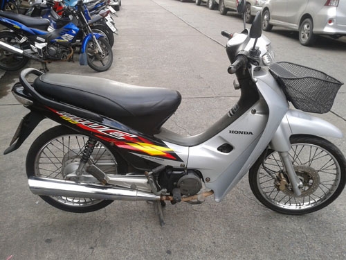 wave 100 ปี 47 ไมล์ฟ้า สีเทา ดำ รถบ้านเดิมๆ เครื่องแน่น ชุดสีสวยใส ท้าพิสูจน์ เอกสารครบ ภาษี พรบ.ไม่ขาด wave 100 ปี 47 ไมล์ฟ้า สีเทา ดำ รถบ้านเดิมๆ เครื่องแน่น ชุดสีสวยใส ท้าพิสูจน์ เอกสารครบ ภาษี พรบ.ไม่ขาด