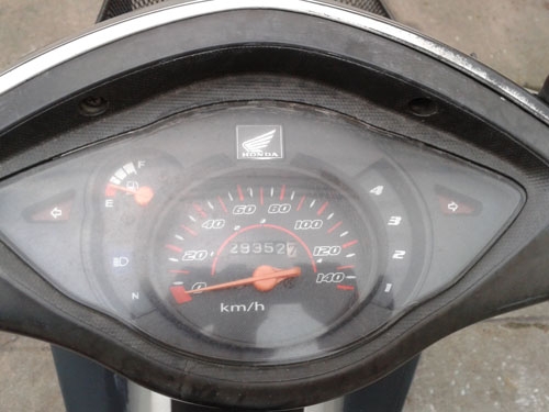 wave100s ปี 50สีเทา ดำ เครื่องดีแน่นๆเดิมๆ ชุดสีสวย เอกสารครบ มาลองขับได้จ้า wave100s ปี 50สีเทา ดำ เครื่องดีแน่นๆเดิมๆ ชุดสีสวย เอกสารครบ มาลองขับได้จ้า