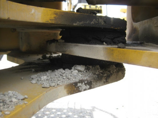 รถตักล้อยาง  WA100-1-33529  ชั่วโมงใช้งาน 1,500 ช.ม.  สภาพสวย  นำเข้าจากญี่ปุ่น  เดินทางถึงไทยแล้ว  โทร.081-373-0559