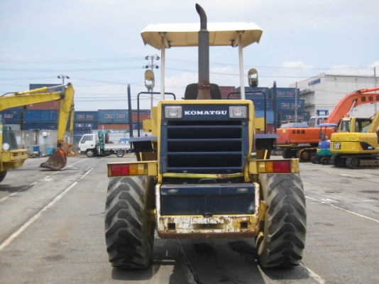 รถตักล้อยาง  WA100-1-33529  ชั่วโมงใช้งาน 1,500 ช.ม.  สภาพสวย  นำเข้าจากญี่ปุ่น  เดินทางถึงไทยแล้ว  โทร.081-373-0559