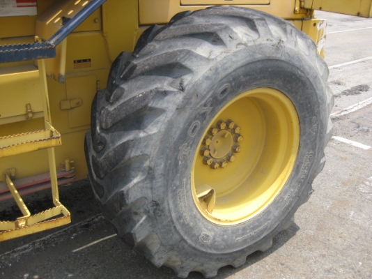 รถตักล้อยาง  WA100-1-33529  ชั่วโมงใช้งาน 1,500 ช.ม.  สภาพสวย  นำเข้าจากญี่ปุ่น  เดินทางถึงไทยแล้ว  โทร.081-373-0559