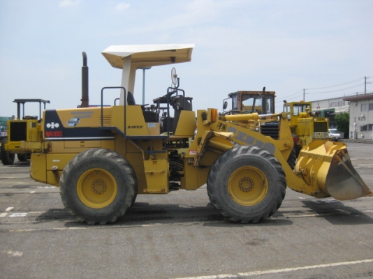 รถตักล้อยาง  WA100-1-33529  ชั่วโมงใช้งาน 1,500 ช.ม.  สภาพสวย  นำเข้าจากญี่ปุ่น  เดินทางถึงไทยแล้ว  โทร.081-373-0559