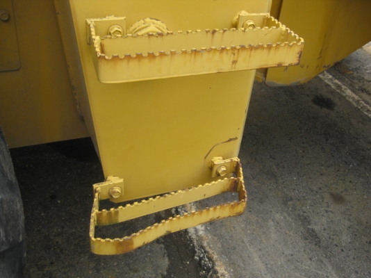 รถตักล้อยาง  WA100-1-33529  ชั่วโมงใช้งาน 1,500 ช.ม.  สภาพสวย  นำเข้าจากญี่ปุ่น  เดินทางถึงไทยแล้ว  โทร.081-373-0559