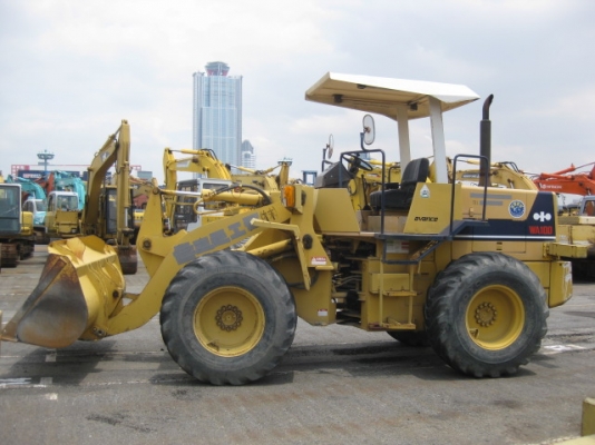 รถตักล้อยาง  WA100-1-33529  ชั่วโมงใช้งาน 1,500 ช.ม.  สภาพสวย  นำเข้าจากญี่ปุ่น  เดินทางถึงไทยแล้ว  โทร.081-373-0559