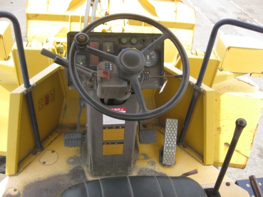 รถตักล้อยาง  WA100-1-33529  ชั่วโมงใช้งาน 1,500 ช.ม.  สภาพสวย  นำเข้าจากญี่ปุ่น  เดินทางถึงไทยแล้ว  โทร.081-373-0559