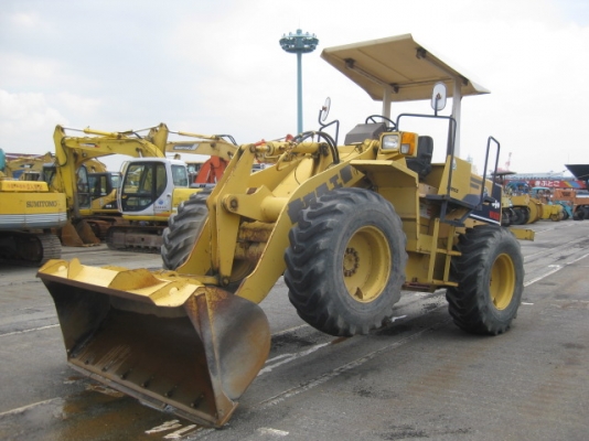 รถตักล้อยาง  WA100-1-33529  ชั่วโมงใช้งาน 1,500 ช.ม.  สภาพสวย  นำเข้าจากญี่ปุ่น  เดินทางถึงไทยแล้ว  โทร.081-373-0559