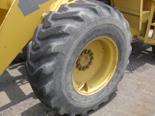 รถตักล้อยาง  WA100-1-33529  ชั่วโมงใช้งาน 1,500 ช.ม.  สภาพสวย  นำเข้าจากญี่ปุ่น  เดินทางถึงไทยแล้ว  โทร.081-373-0559