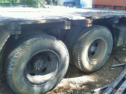 ขาย 10 ล้อกำลังต่อเป็นเทเลอร์