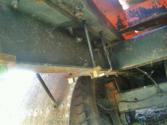 ขาย 10 ล้อกำลังต่อเป็นเทเลอร์