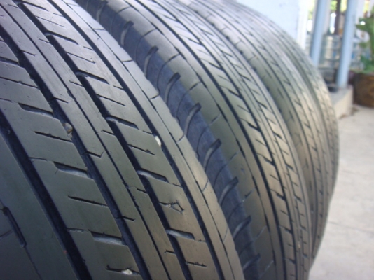 ขายยาง Bridgestone Duravis 215/65/16 ปี 12