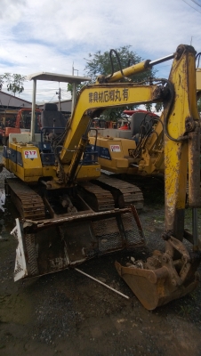 KOMATSU PC30-6  เก่าไทย เอวใช้ได้ แทรกเพิ่งเปลี่ยนมา ตามสภาพพร้อมใช้ สุดๆเอาไปแบ่งกันใช้ได้เลยครับ   น้องร็อค จัดหั้ย สนใจโทร สอบถามได้ 081-8535656