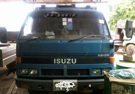 ISUZU NPR 125 HP 4BG1 หกล้อดั๊มพ์ กระบะดั๊มพ์เหล็ก 4 ตันความยาว 3.60 สภาพสวย เครื่องแน่นแรงดี ภายในเก๋งคอนโซลครบพร้อม พวงมาลัยเพาเวอร์ แอร์เย็น ช่วงล่างคัชซีสวยเงาไม่มีแตกไม่มีบวม เฟืองท้ายกับคานหน้าใหญ่ติด F ครบหมดแล้ว ยาง 8.25 ขอบ 16 สภาพดี 70\% พร้อมบรร ISUZU NPR 125 HP 4BG1 หกล้อดั๊มพ์ กระบะดั๊มพ์เหล็ก 4 ตันความยาว 3.60 สภาพสวย เครื่องแน่นแรงดี ภายในเก๋งคอนโซลครบพร้อม พวงมาลัยเพาเวอร์ แอร์เย็น ช่วงล่างคัชซีสวยเงาไม่มีแตกไม่มีบวม เฟืองท้ายกับคานหน้าใหญ่ติด F ครบหมดแล้ว ยาง 8.25 ขอบ 16 สภาพดี 70\% พร้อมบรร