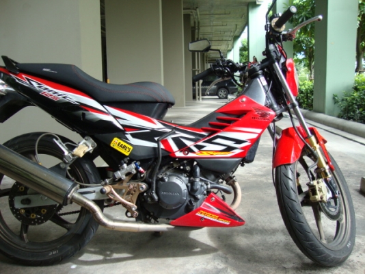 Honda sonic NEW สีแดง ดำ ราคาถูกคับ 24,500.-