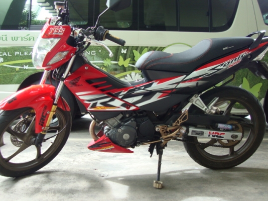 Honda sonic NEW สีแดง ดำ ราคาถูกคับ 24,500.-