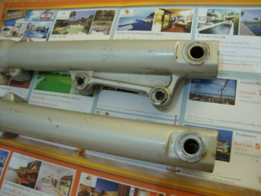 **ขายปลายท่อเดิม กับ โช็คหน้า  Honda sonic NEW   ปลายท่อเดิม  sonic  แท้  จากศูนย์ ไม่มีรอย  500.-  กระบอกโช็คหน้า  sonic แท้ สภาพพร้อมใช้   200.-    ส่งต่างจังหวัดได้คับ