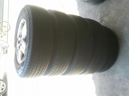 ขายล้อแมกซ์พร้อมยาง DURAVISE R611 ปี 2012 VIGO  4 ล้อ 11,000 บาท โทร 089-7669417