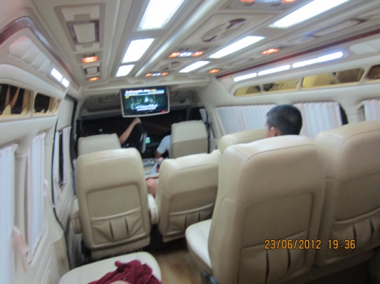 รถตู้NGVสภาพดีพร้อมคอมพิวเตอร์เสกิร์ตรอบคัน สีเดิม ๆ