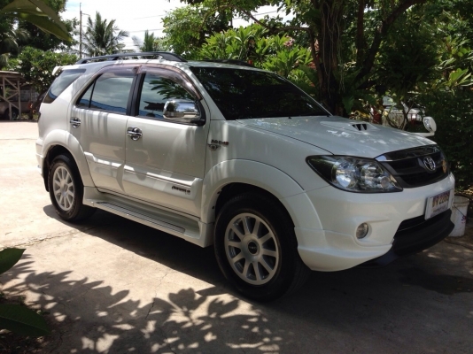 ฟอร์จูนเนอร์3000TRD V ออโต้ 4WD ตัวtop สุด ปี07