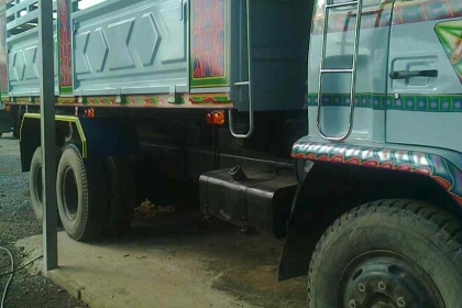 10 ล้อดัมพ์ ISUZU 210 หัวขาว เครื่อง 240 เกียร์ธรรมดา ดัมพ์สามมิตร ลอนเฉียง 10 ล้อดัมพ์ ISUZU 210 หัวขาว เครื่อง 240 เกียร์ธรรมดา ดัมพ์สามมิตร ลอนเฉียง