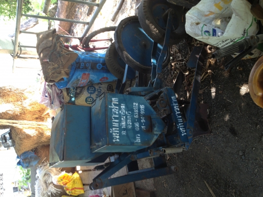 ขายเครื่องหยอดข้าวโพด แบบกระทู้ สภาพดีของพยับการช่าง ขายเครื่องหยอดข้าวโพด แบบกระทู้ สภาพดีของพยับการช่าง