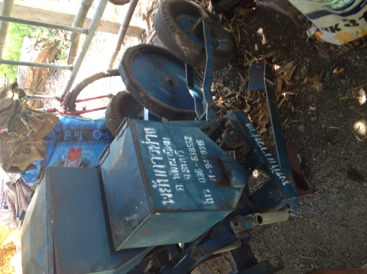 ขายเครื่องหยอดข้าวโพด แบบกระทู้ สภาพดีของพยับการช่าง ขายเครื่องหยอดข้าวโพด แบบกระทู้ สภาพดีของพยับการช่าง