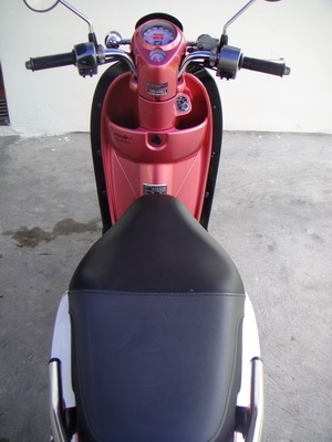 ขาย scoopy-i ชมพู-ขาว ออกลายซ่า สวยๆเลยครับ