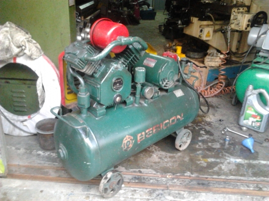 ปัมลม HITACHI 85ลิตร