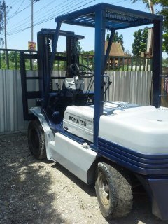 ขาย KOMATSU รุ่น11 น้ำหนัก3.0ตัน