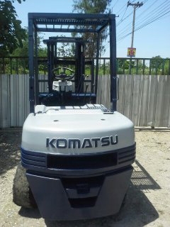 ขาย KOMATSU รุ่น11 น้ำหนัก3.0ตัน