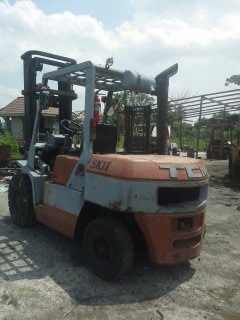 ขาย TCM FD40Z7 เครื่อง6BG เสาสูง4เมตร เกียร์ทอร์ค เครื่องสตาร์ทติดง่ายเครื่องนิ่ม